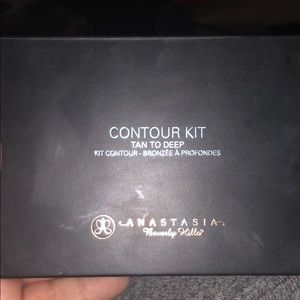 Anastasia Beverly Hills Contour Kit